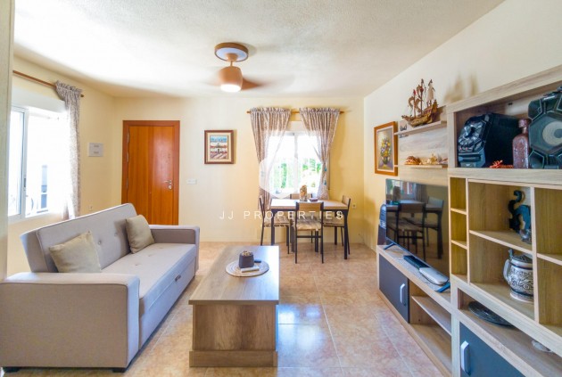 Resale - Chalet -
Torrevieja - Nueva Torrevieja