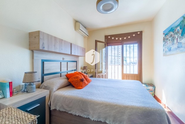 Resale - Chalet -
Torrevieja - Nueva Torrevieja