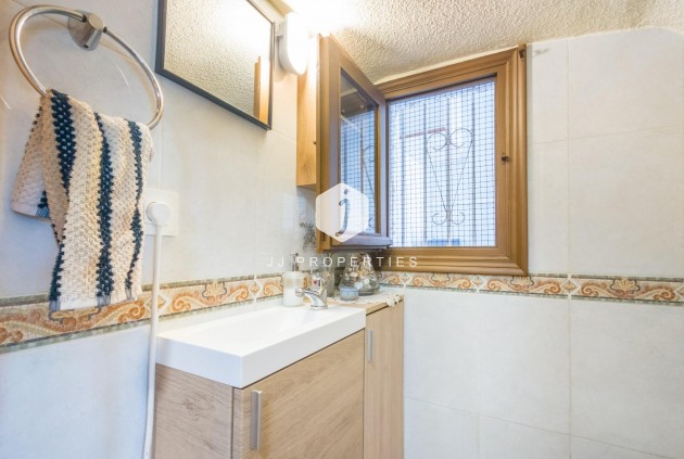Resale - Chalet -
Torrevieja - Nueva Torrevieja