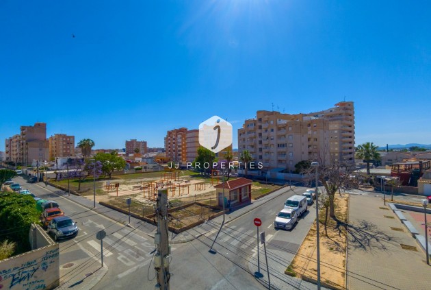 Resale - Chalet -
Torrevieja - Nueva Torrevieja