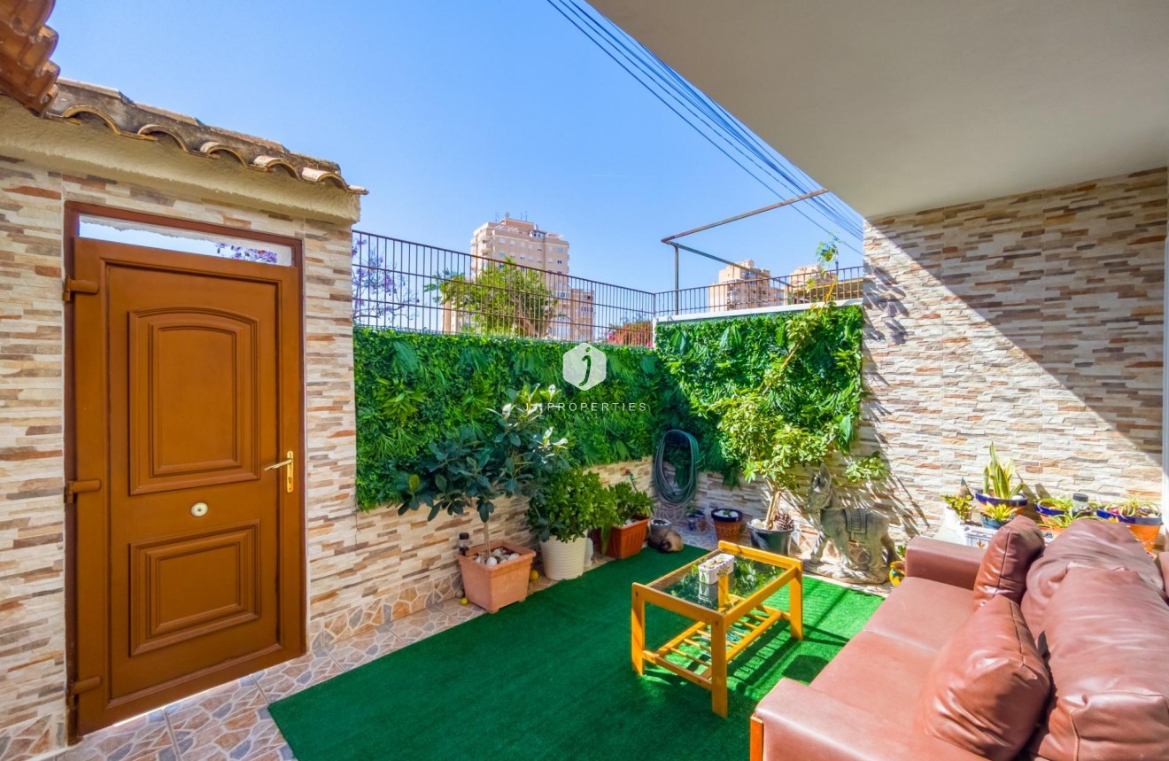 Resale - Chalet -
Torrevieja - Nueva Torrevieja