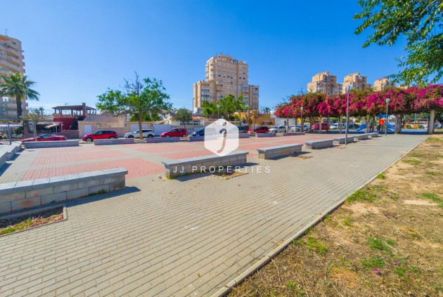 Resale - Chalet -
Torrevieja - Nueva Torrevieja