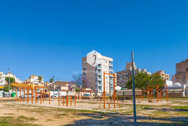 Resale - Chalet -
Torrevieja - Nueva Torrevieja