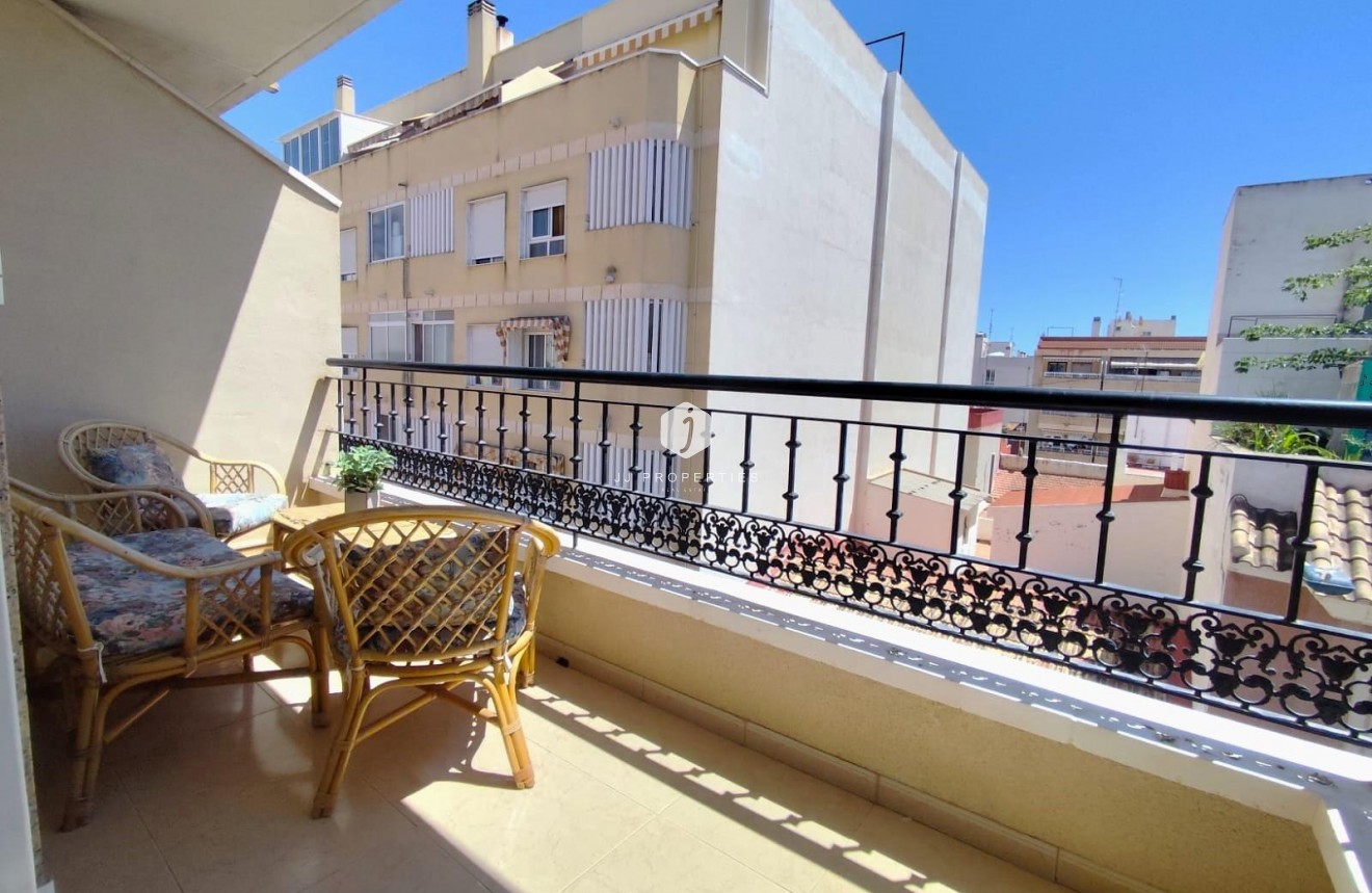 Aus zweiter Hand - Wohnung -
Torrevieja - Centro