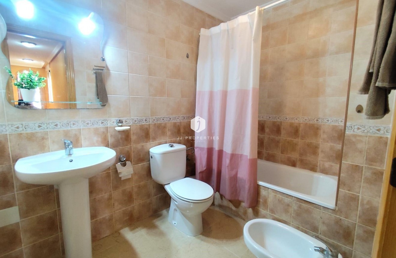 Aus zweiter Hand - Wohnung -
Torrevieja - Centro