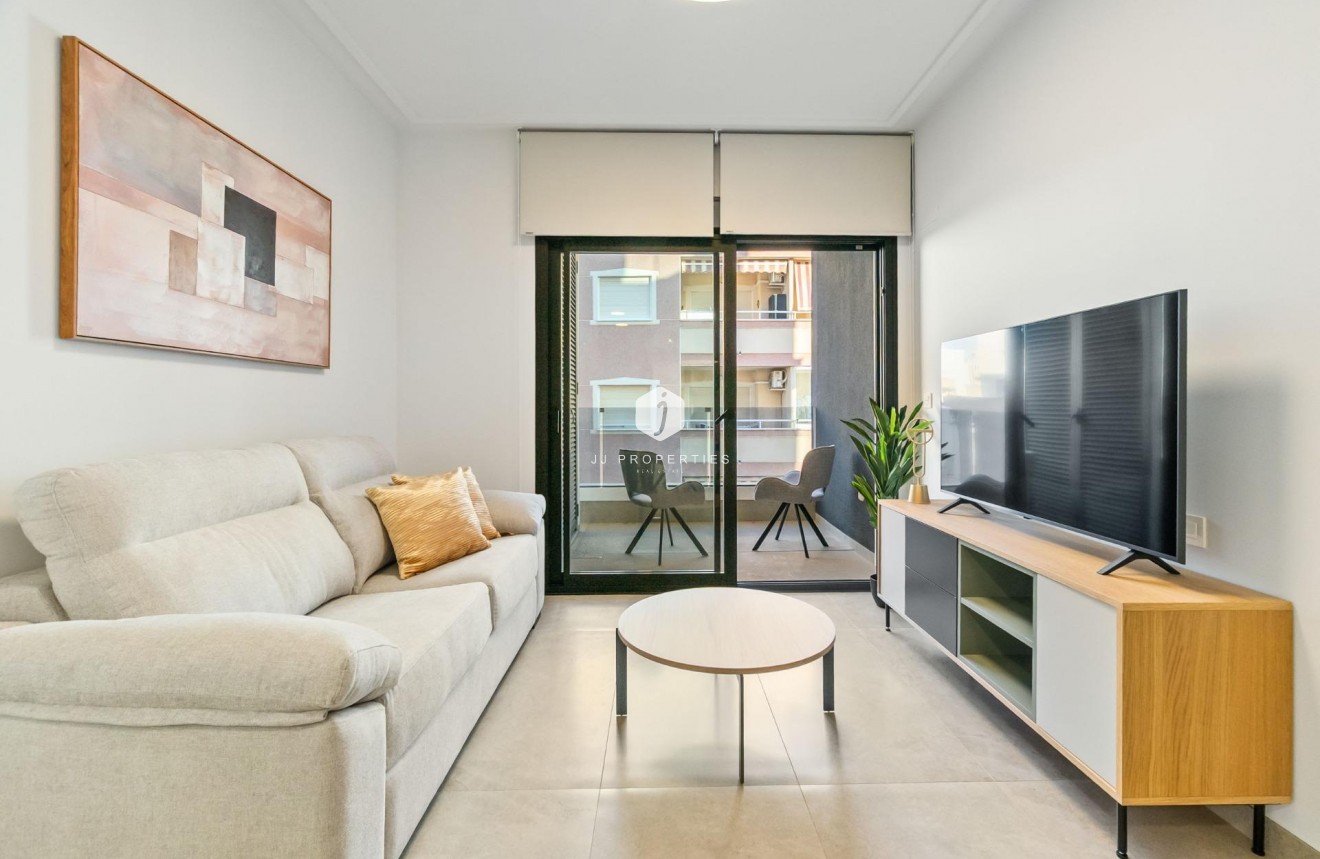 Resale - Apartment / flat -
Torrevieja - Playa del Cura