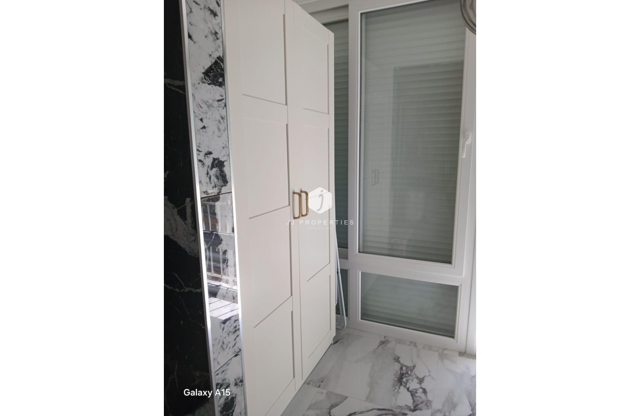 Tweedehands - Appartement / flat -
Torrevieja - Centro