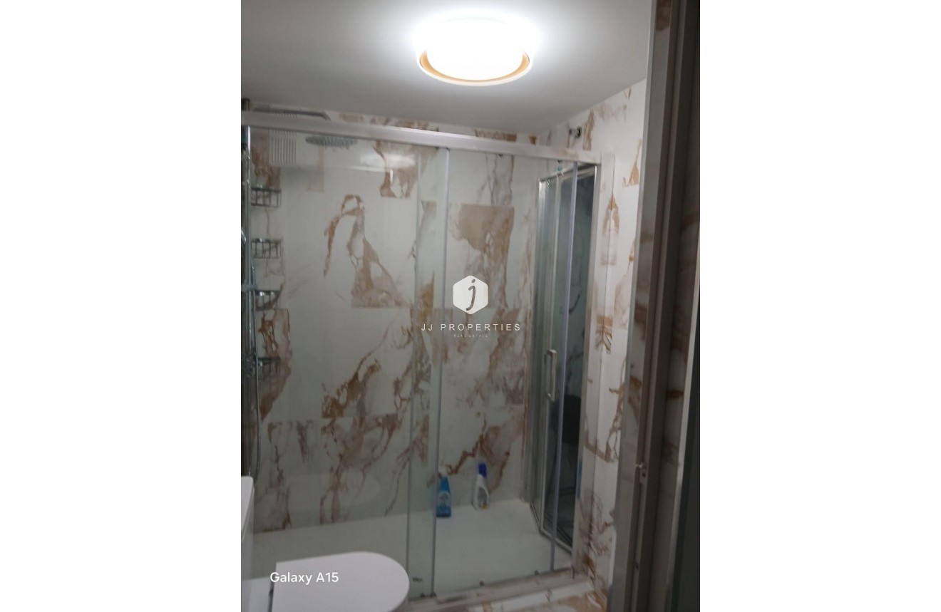 Tweedehands - Appartement / flat -
Torrevieja - Centro