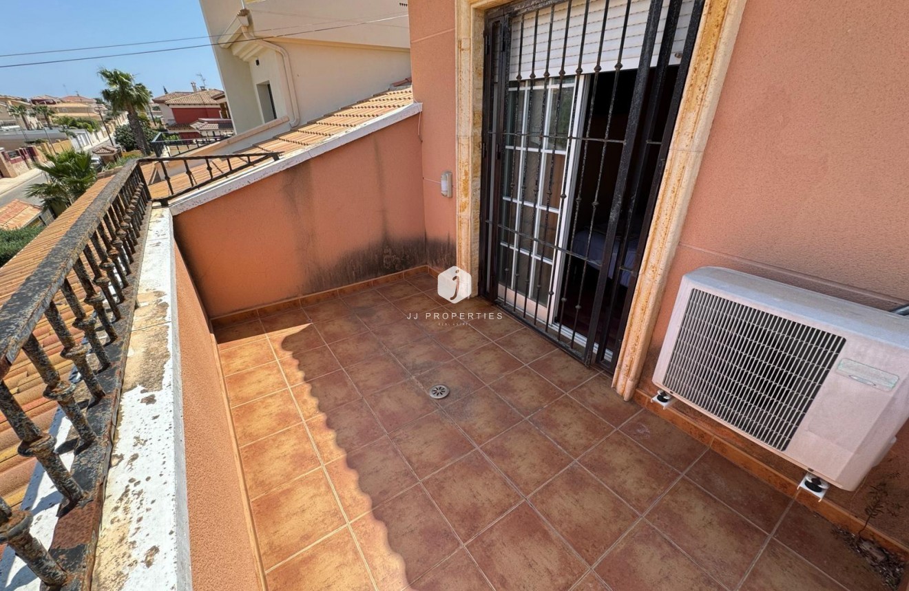 Z drugiej ręki - Villa -
Torrevieja - Zona Los Frutales