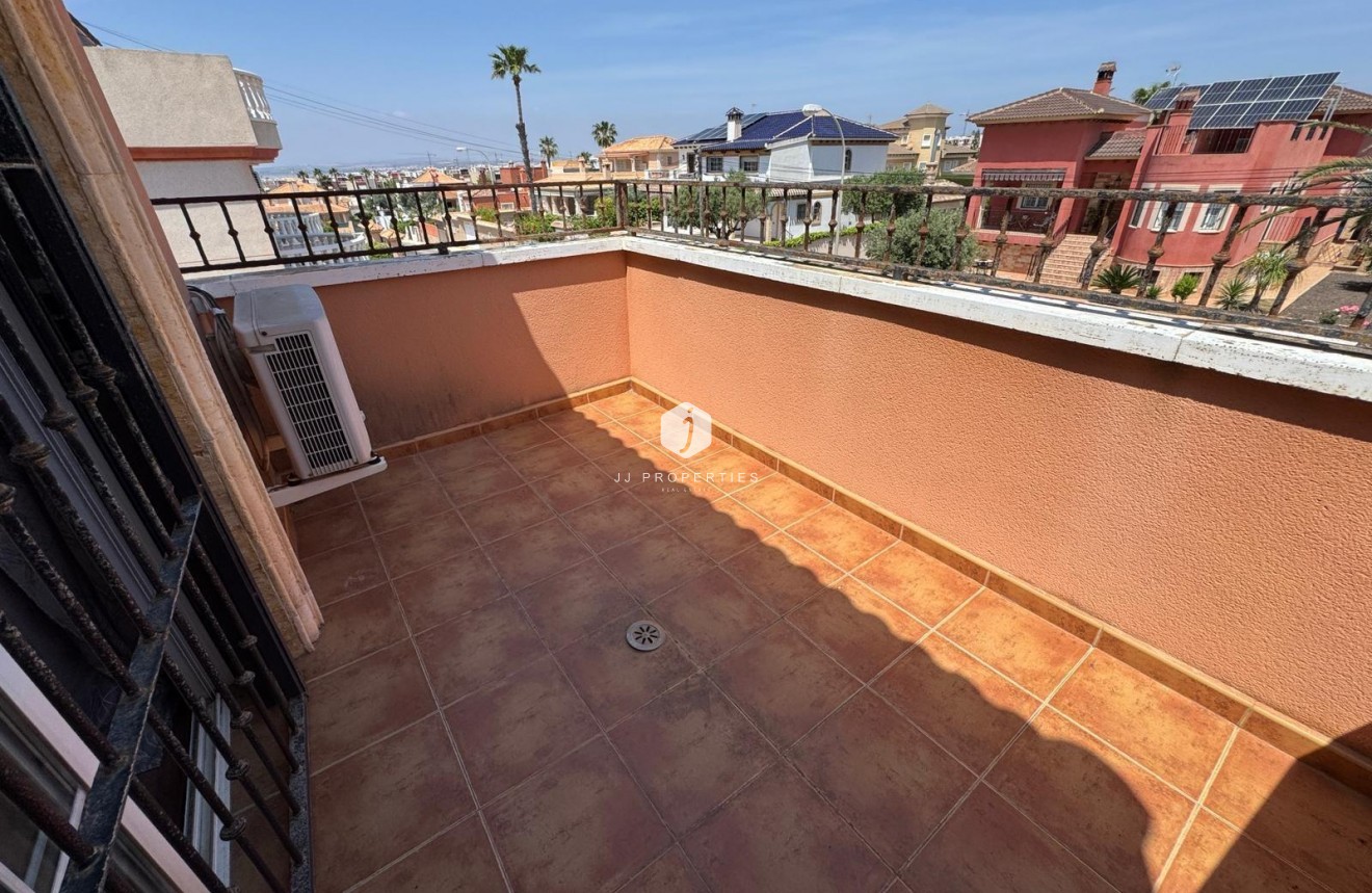 Z drugiej ręki - Villa -
Torrevieja - Zona Los Frutales