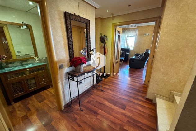 Z drugiej ręki - Villa -
Torrevieja - Zona Los Frutales