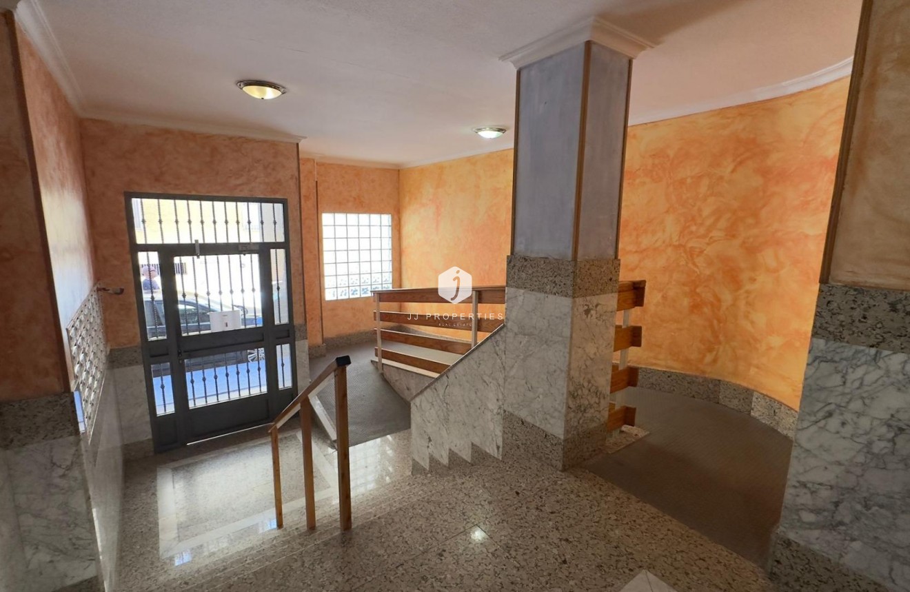 Resale - Apartment / flat -
Torrevieja - Acequion