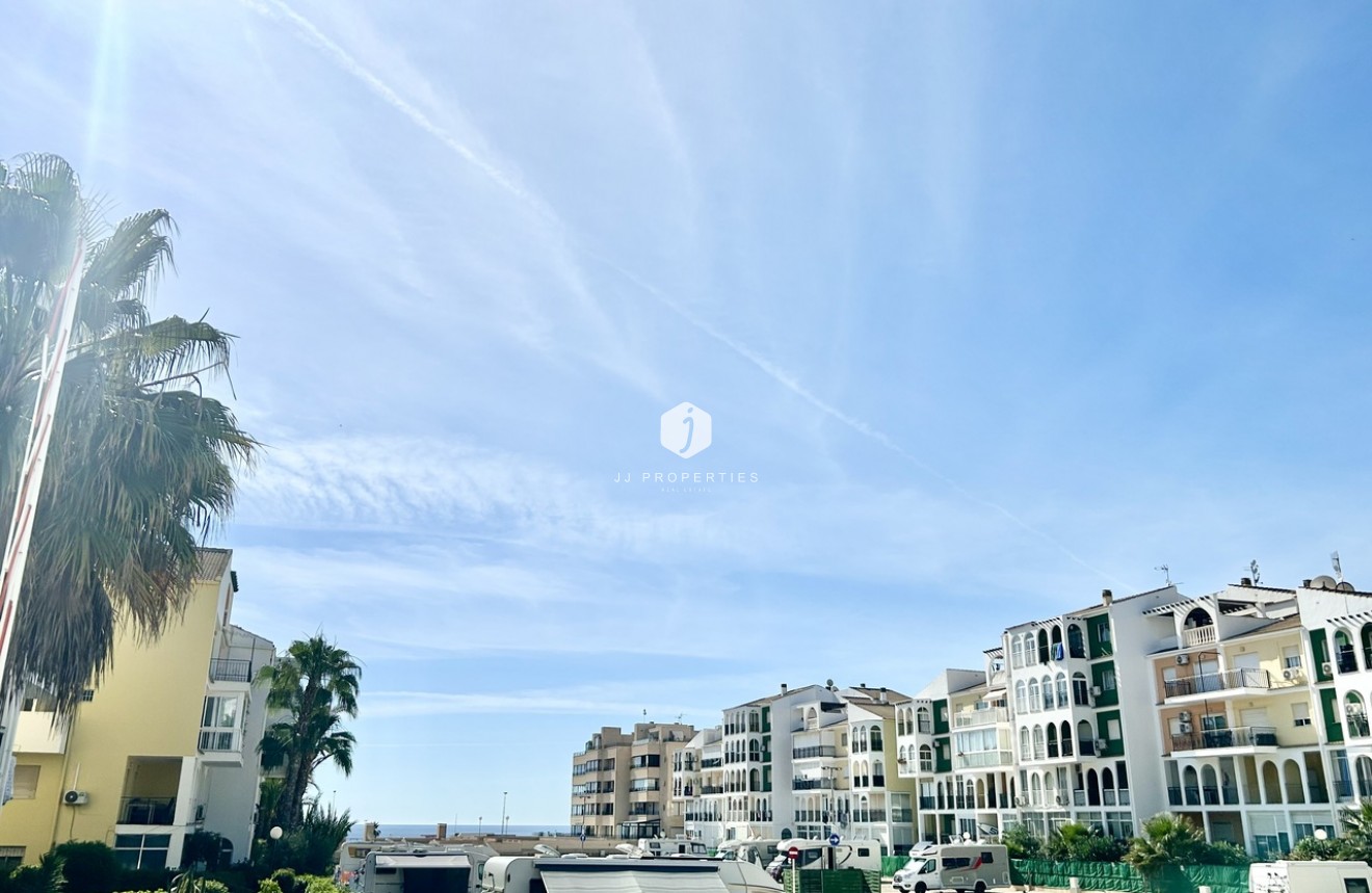 Tweedehands - Appartement / flat -
Torrevieja - Costa Blanca
