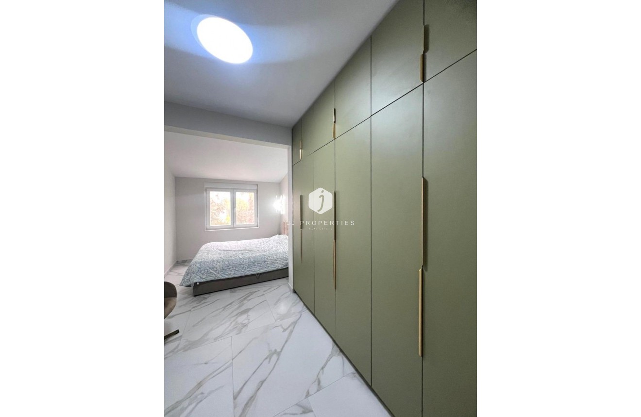 Tweedehands - Chalet -
Orihuela Costa - Playa Flamenca