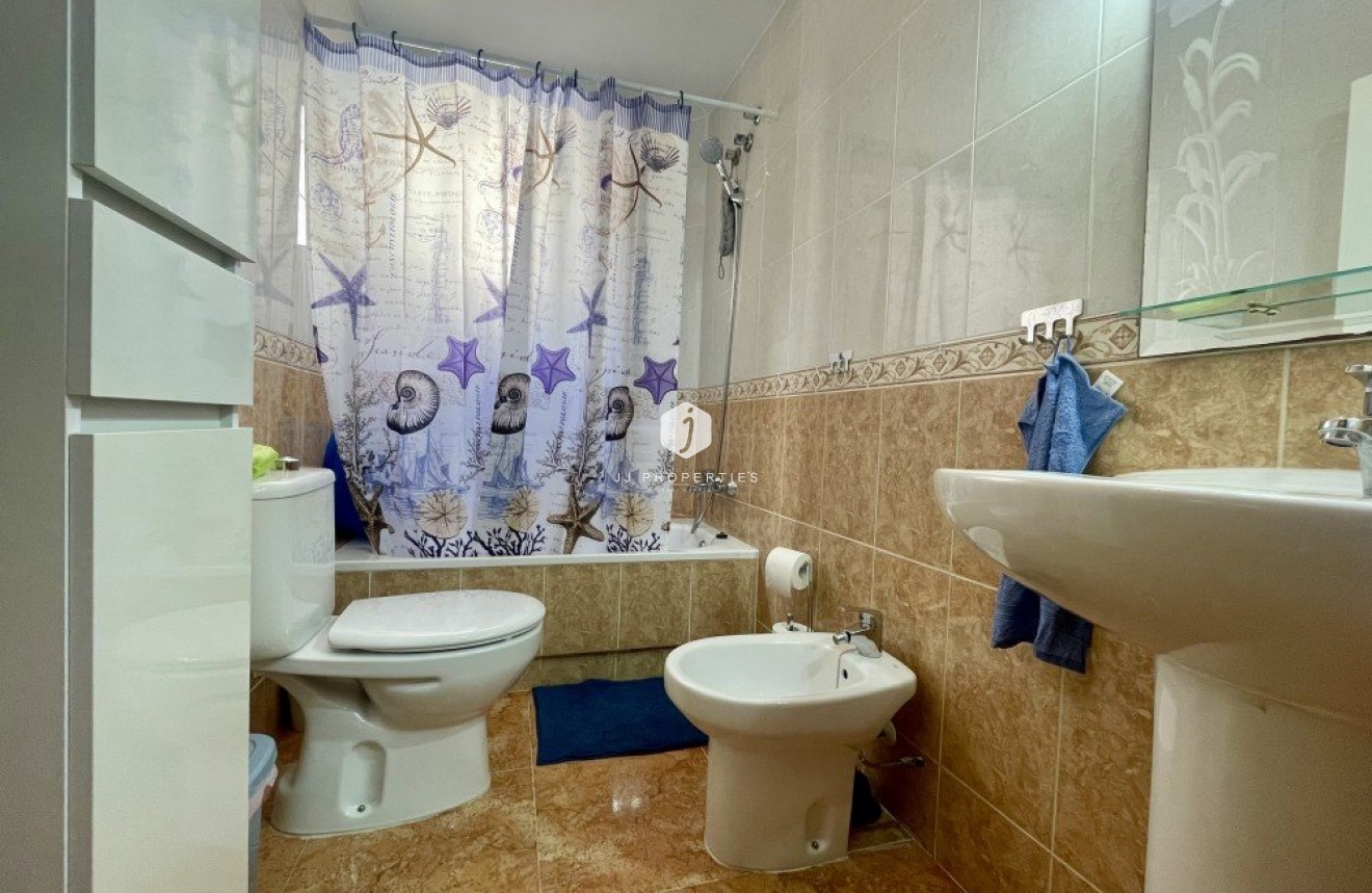 D'occasion - Attique -
Torrevieja - Costa Blanca