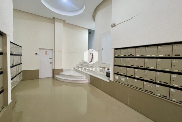 D'occasion - Attique -
Torrevieja - Costa Blanca