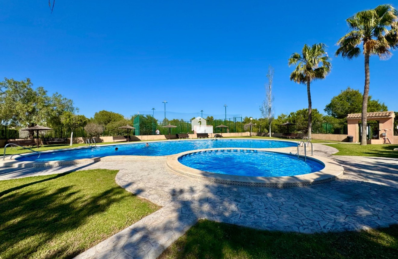 Tweedehands - Chalet -
Orihuela Costa - Los Altos