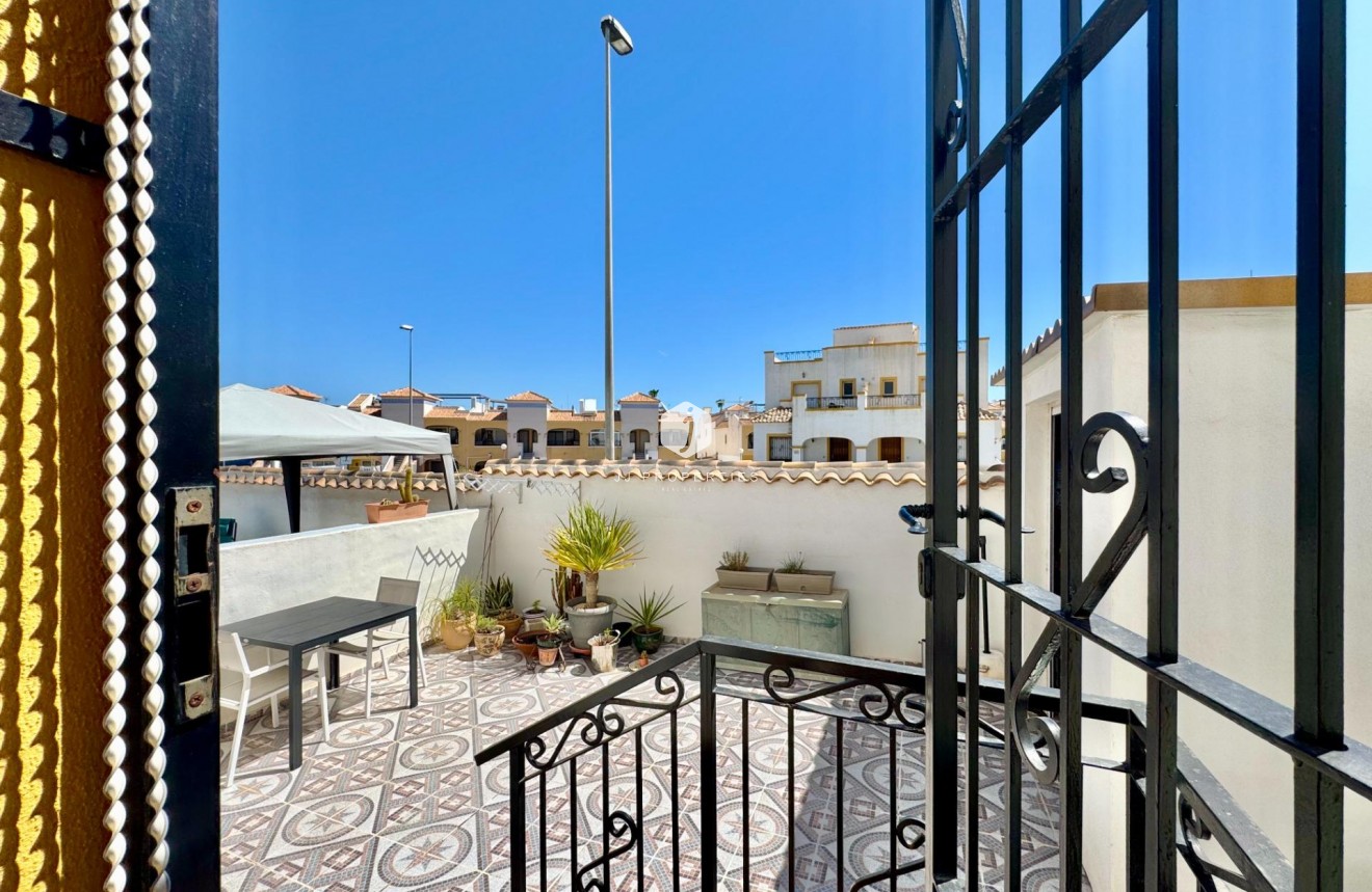 Tweedehands - Chalet -
Orihuela Costa - Los Altos