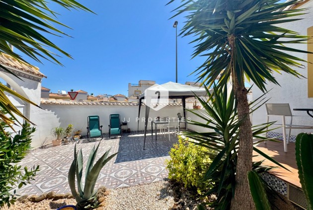 Tweedehands - Chalet -
Orihuela Costa - Los Altos