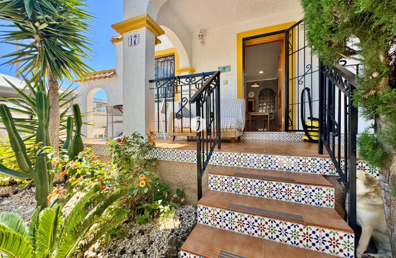 Tweedehands - Chalet -
Orihuela Costa - Los Altos