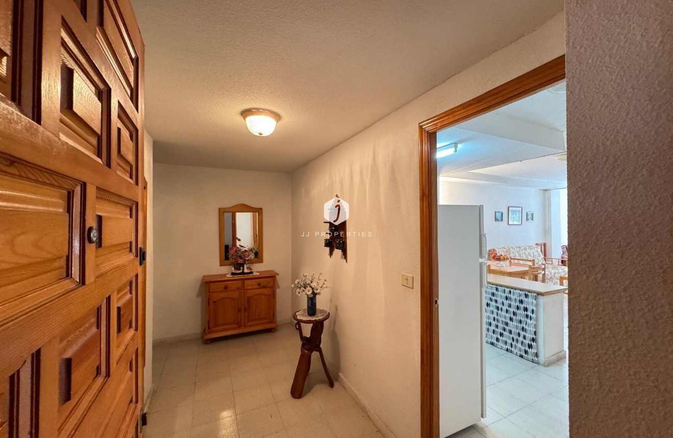 Z drugiej ręki - Mieszkanie w bloku -
Torrevieja - Centro