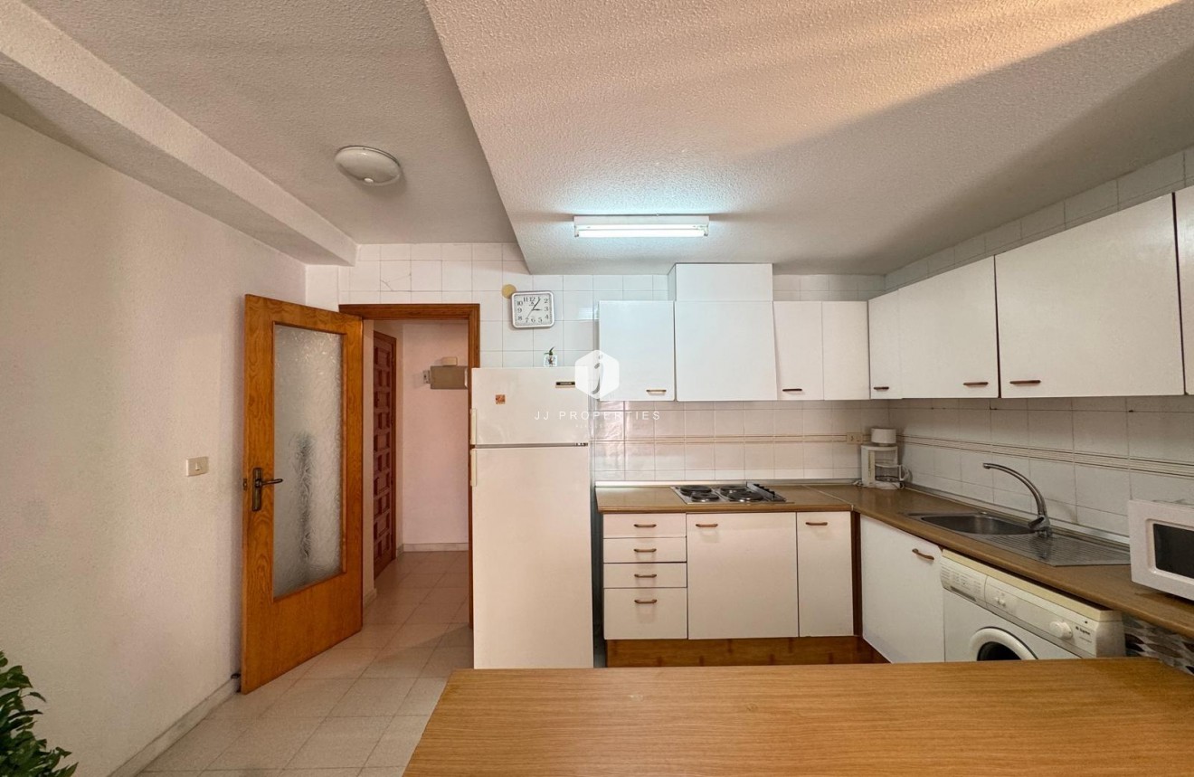 Z drugiej ręki - Mieszkanie w bloku -
Torrevieja - Centro