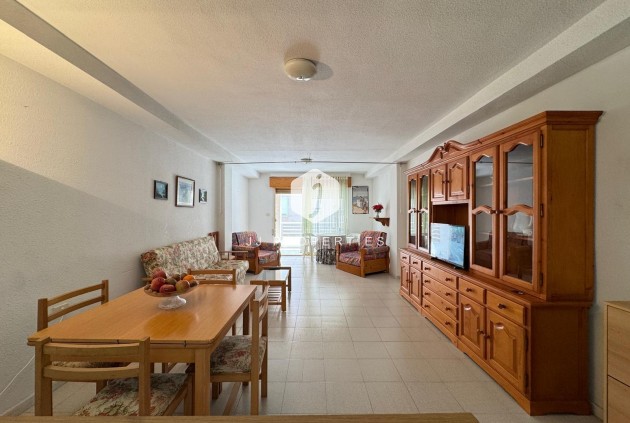 Z drugiej ręki - Mieszkanie w bloku -
Torrevieja - Centro