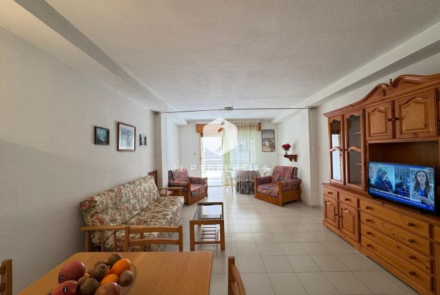 Z drugiej ręki - Mieszkanie w bloku -
Torrevieja - Centro