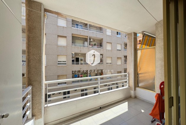 Z drugiej ręki - Mieszkanie w bloku -
Torrevieja - Centro