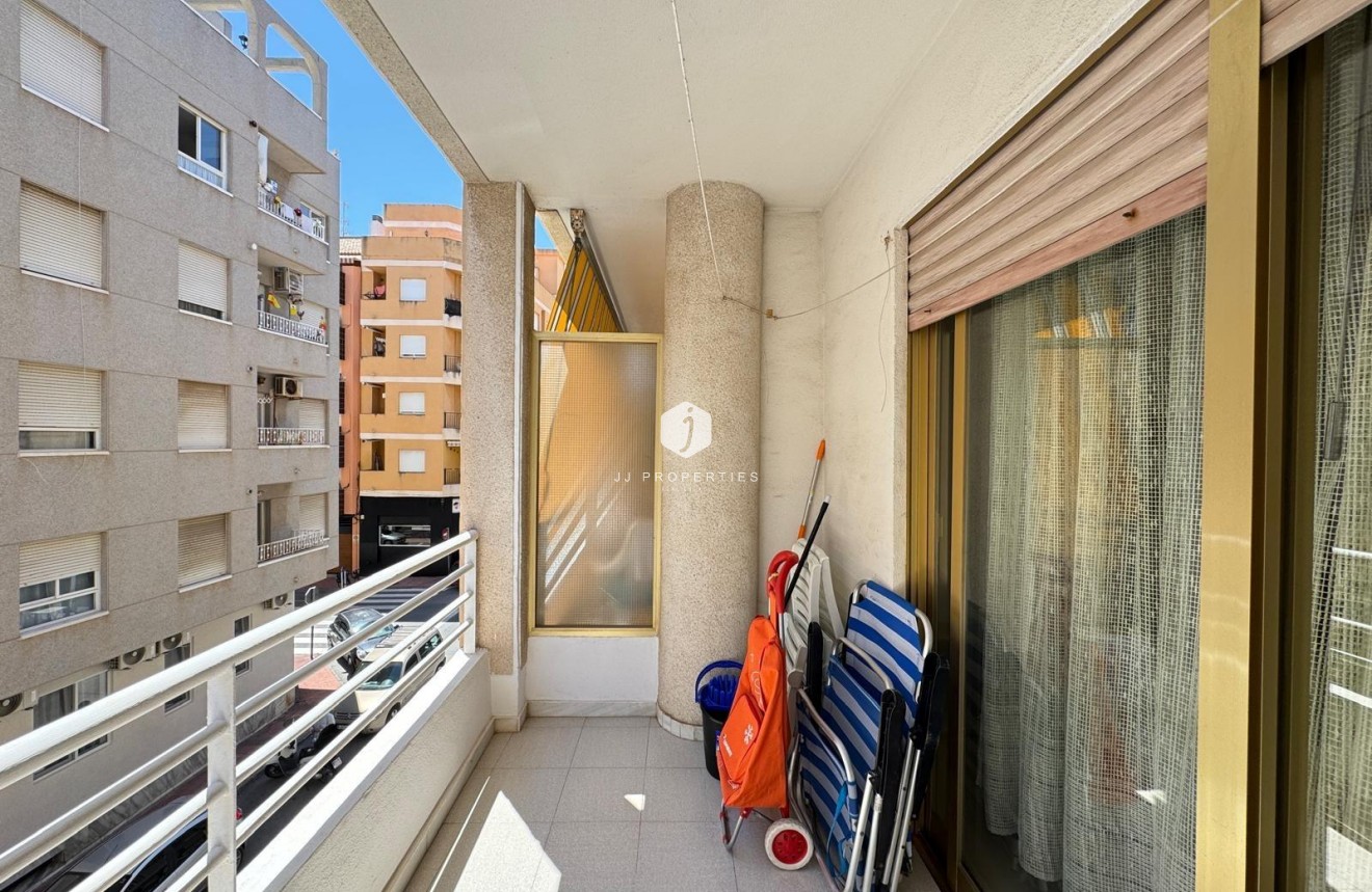 Z drugiej ręki - Mieszkanie w bloku -
Torrevieja - Centro
