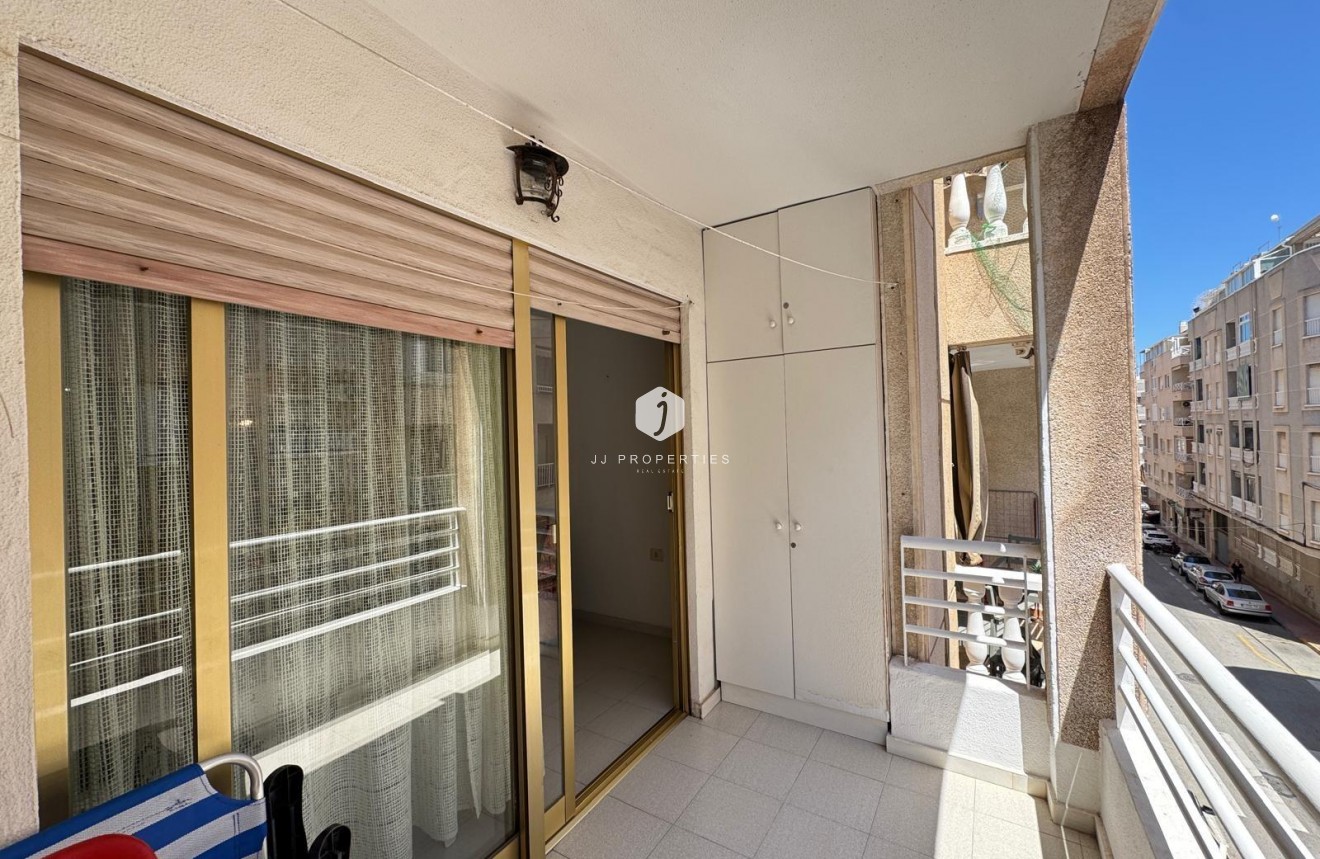 Z drugiej ręki - Mieszkanie w bloku -
Torrevieja - Centro