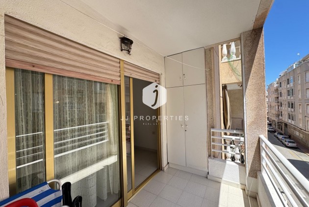 Z drugiej ręki - Mieszkanie w bloku -
Torrevieja - Centro