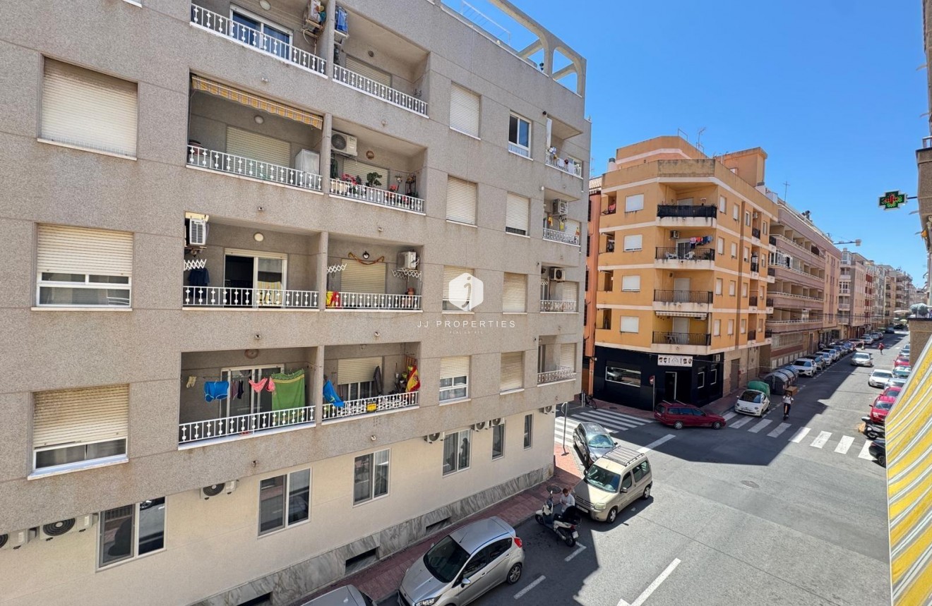 Z drugiej ręki - Mieszkanie w bloku -
Torrevieja - Centro