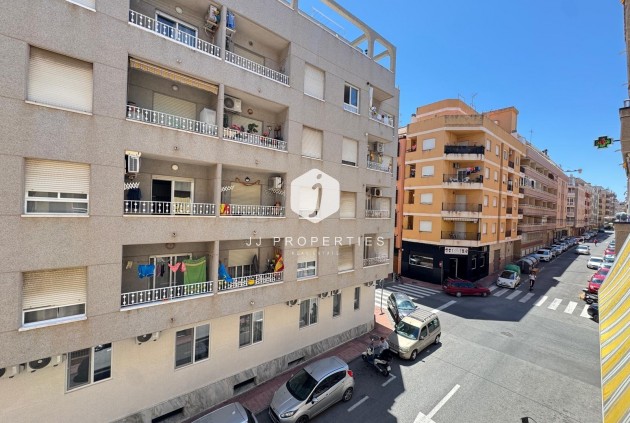 Z drugiej ręki - Mieszkanie w bloku -
Torrevieja - Centro