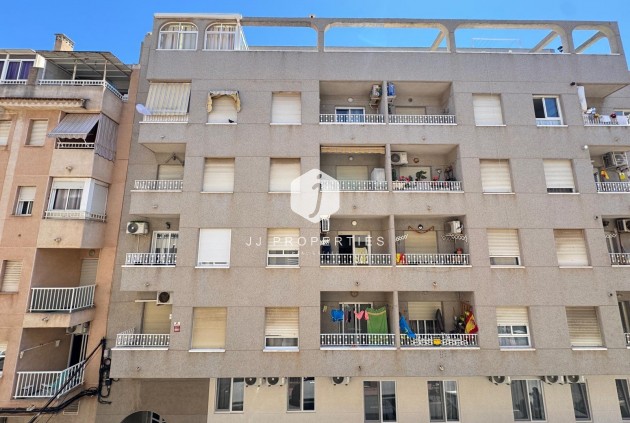 Z drugiej ręki - Mieszkanie w bloku -
Torrevieja - Centro