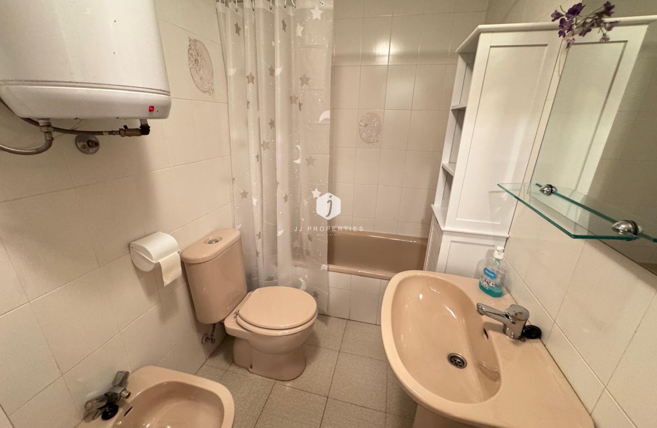 Z drugiej ręki - Mieszkanie w bloku -
Torrevieja - Centro