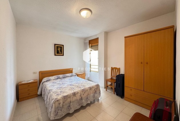 Z drugiej ręki - Mieszkanie w bloku -
Torrevieja - Centro