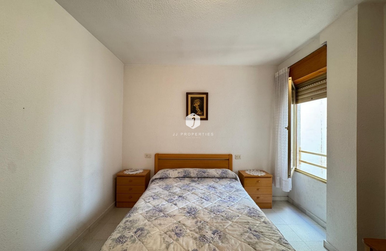 Z drugiej ręki - Mieszkanie w bloku -
Torrevieja - Centro