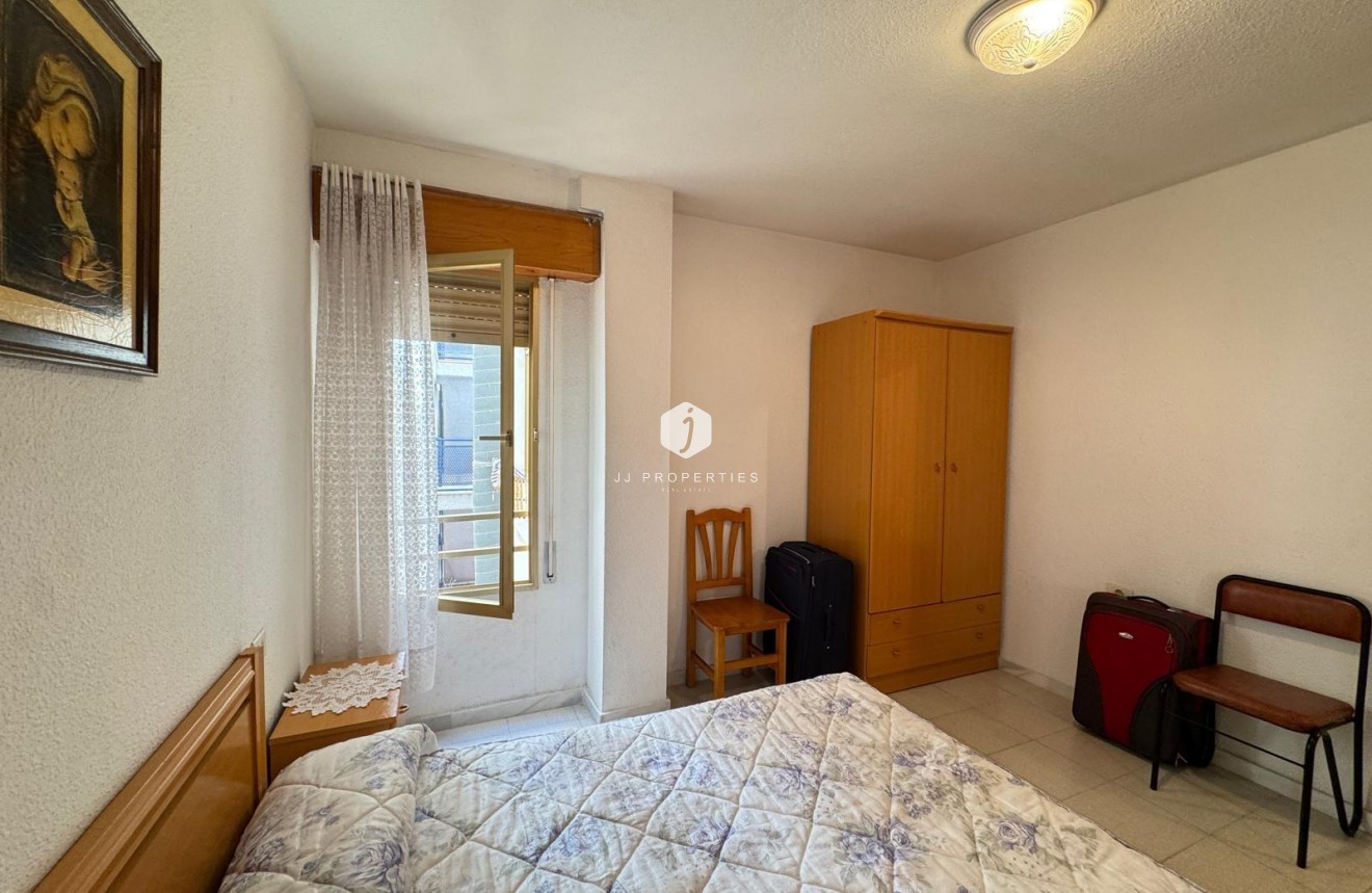 Z drugiej ręki - Mieszkanie w bloku -
Torrevieja - Centro