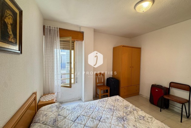 Z drugiej ręki - Mieszkanie w bloku -
Torrevieja - Centro