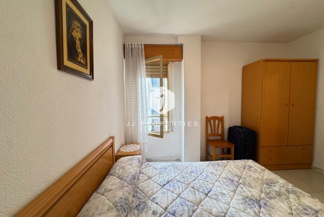 Z drugiej ręki - Mieszkanie w bloku -
Torrevieja - Centro