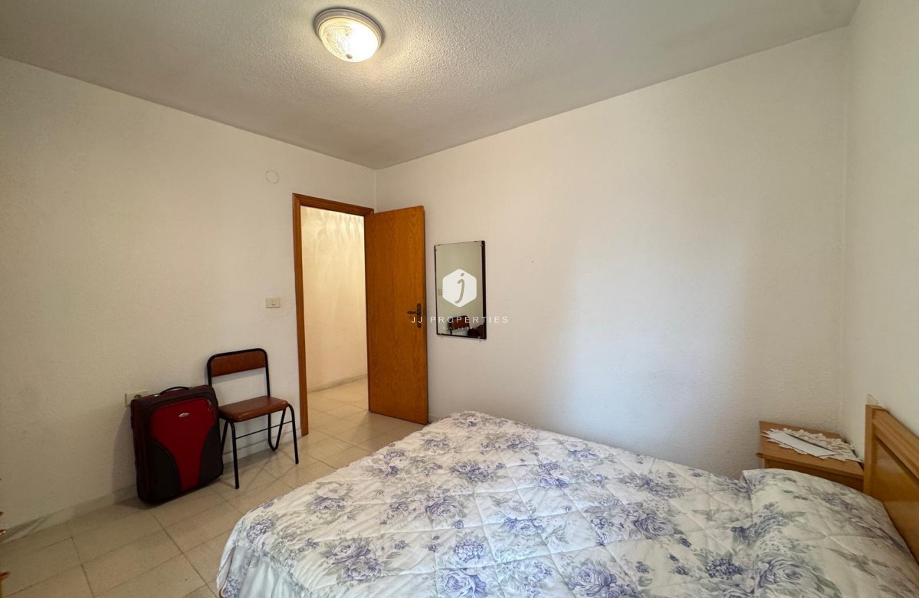 Z drugiej ręki - Mieszkanie w bloku -
Torrevieja - Centro