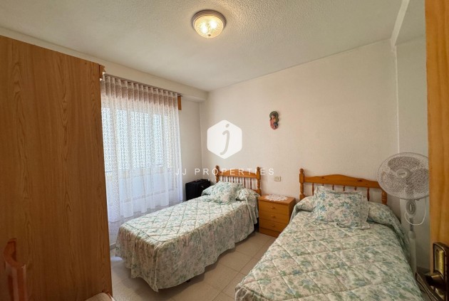 Z drugiej ręki - Mieszkanie w bloku -
Torrevieja - Centro