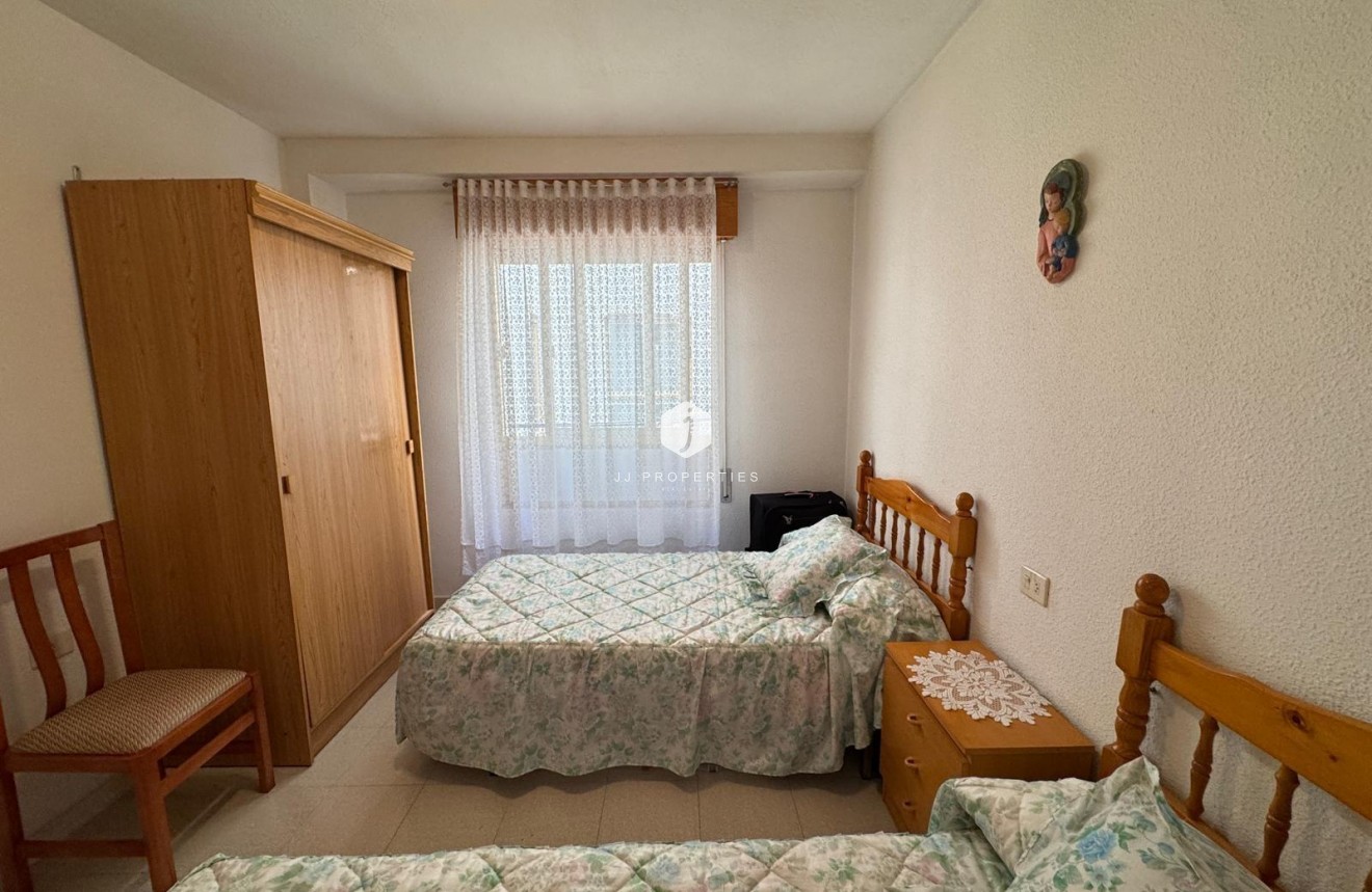 Z drugiej ręki - Mieszkanie w bloku -
Torrevieja - Centro
