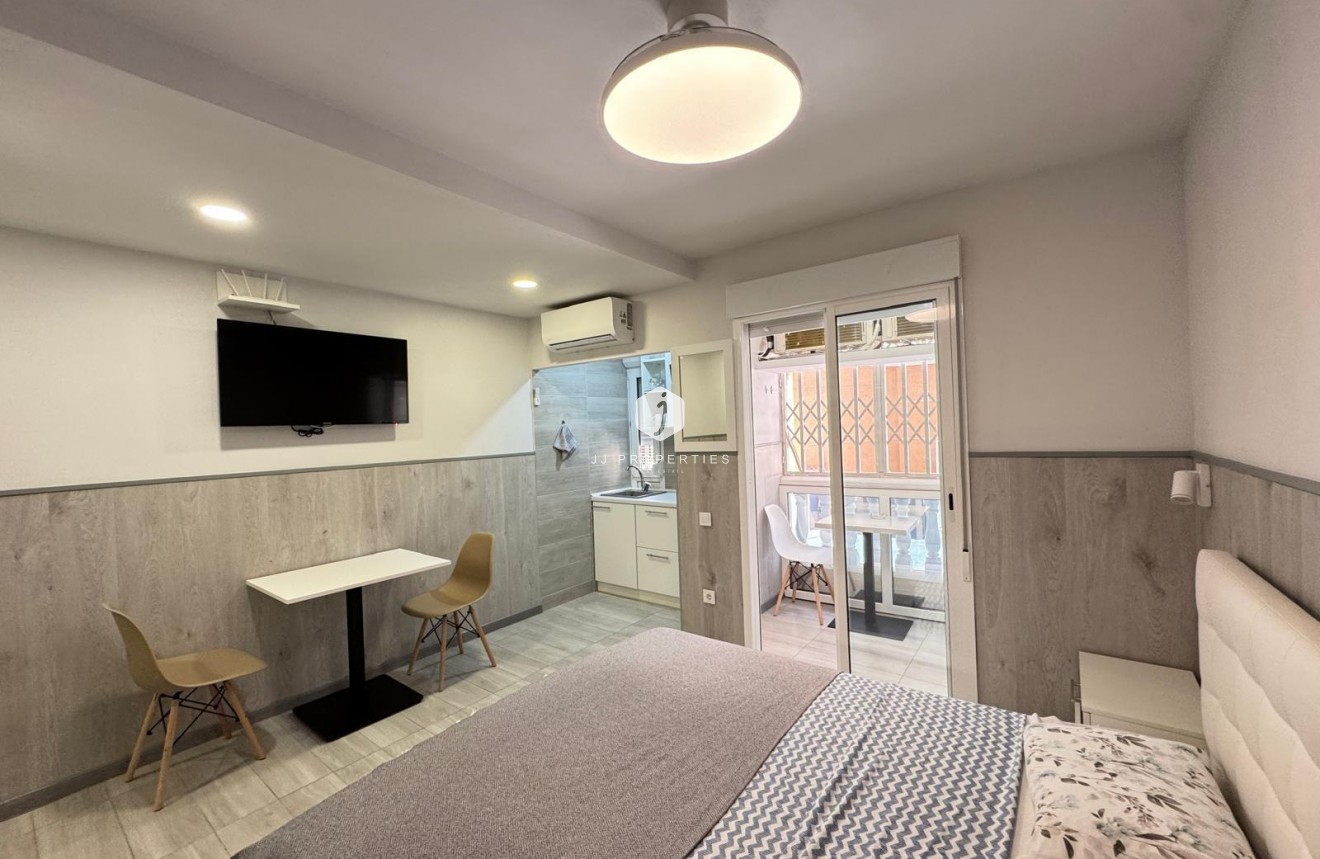 Aus zweiter Hand - Wohnung -
Torrevieja - Playa del Cura