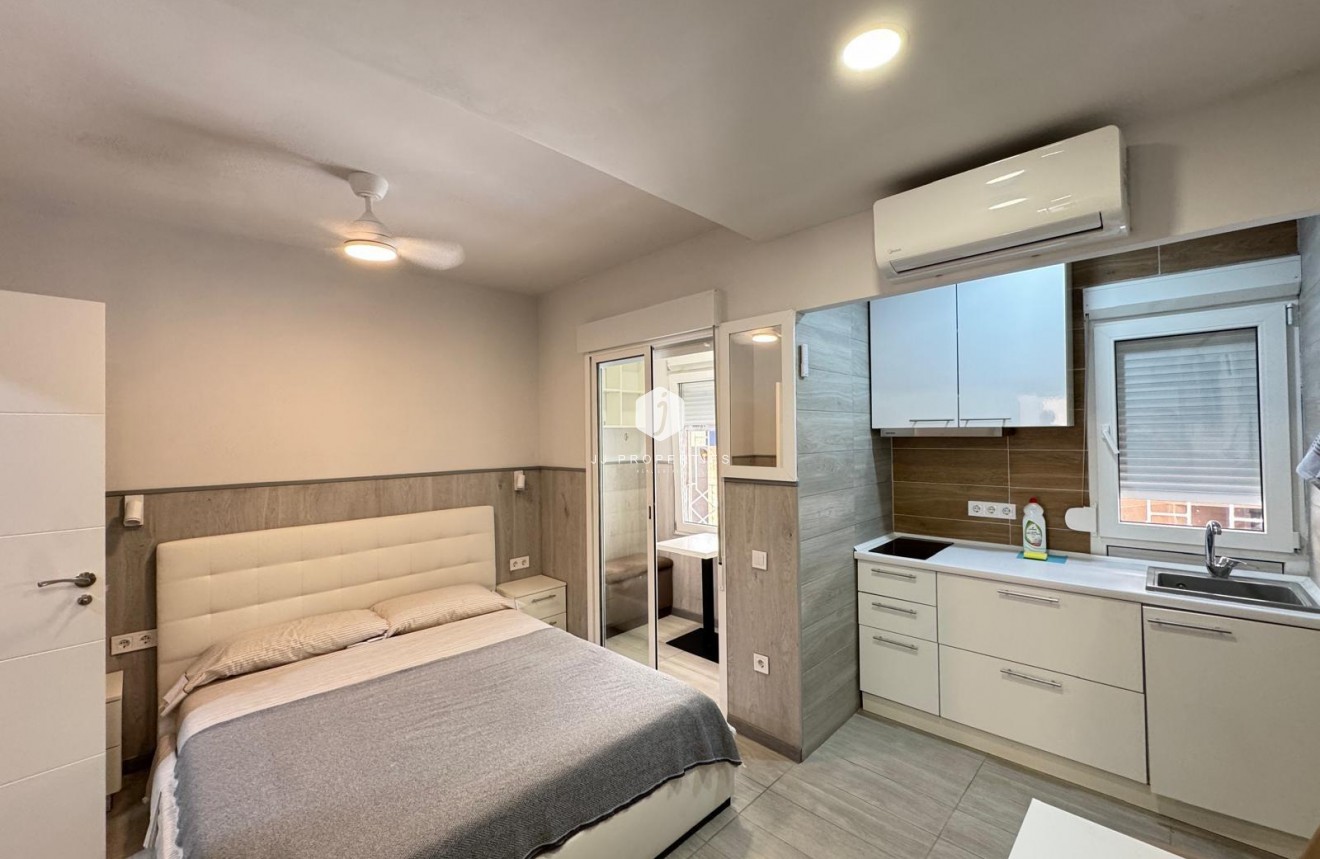 Aus zweiter Hand - Wohnung -
Torrevieja - Playa del Cura
