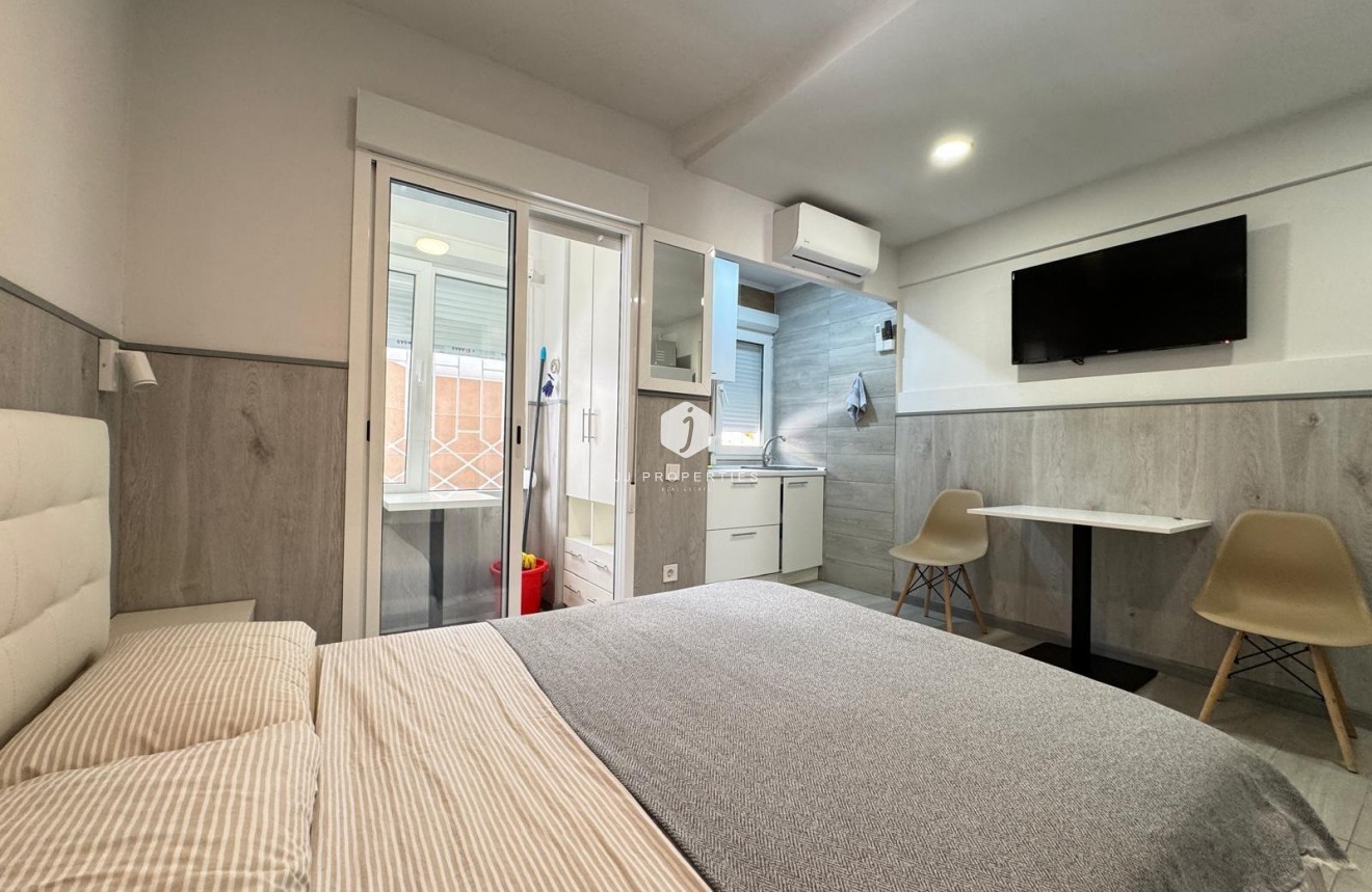 Aus zweiter Hand - Wohnung -
Torrevieja - Playa del Cura