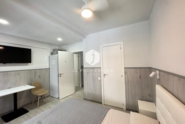 Aus zweiter Hand - Wohnung -
Torrevieja - Playa del Cura