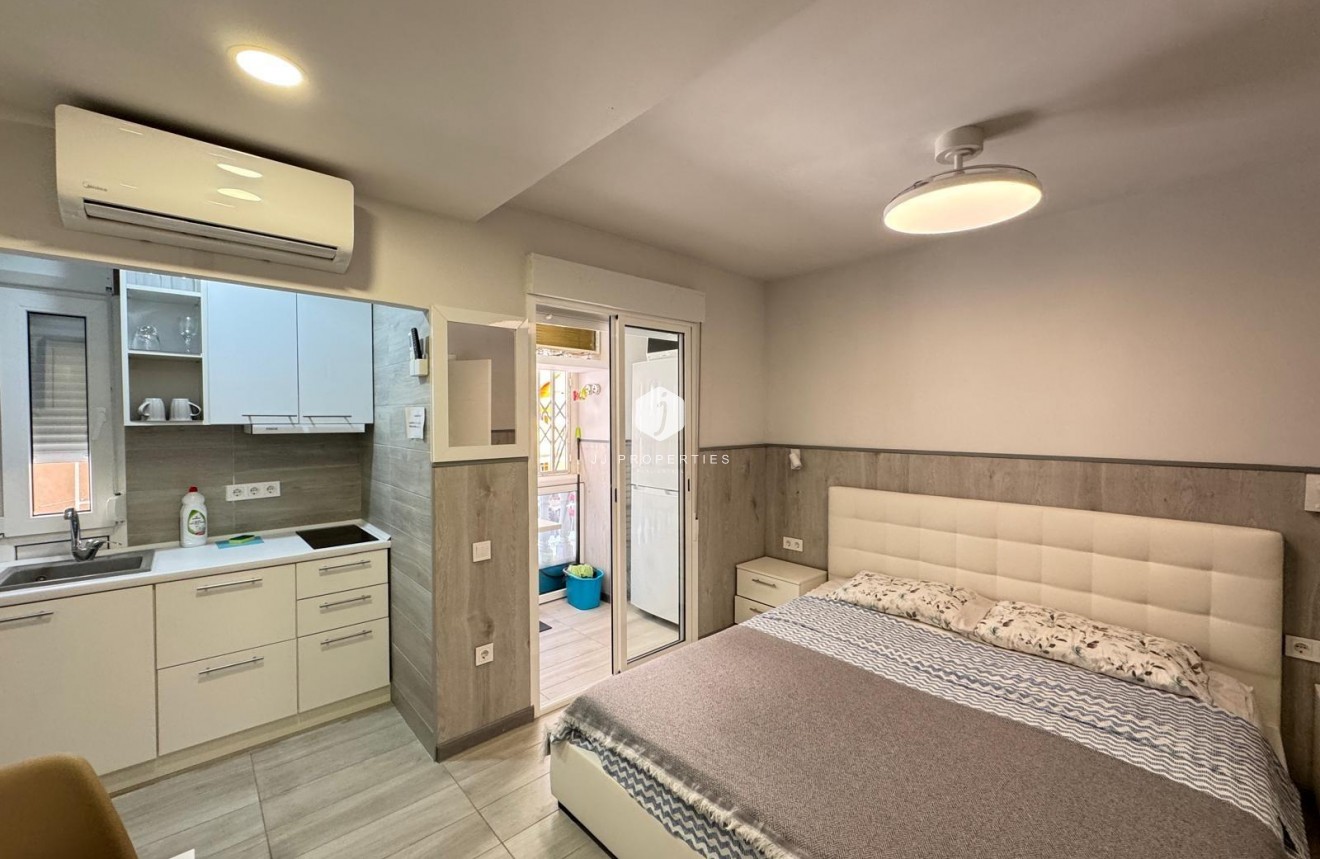 Aus zweiter Hand - Wohnung -
Torrevieja - Playa del Cura