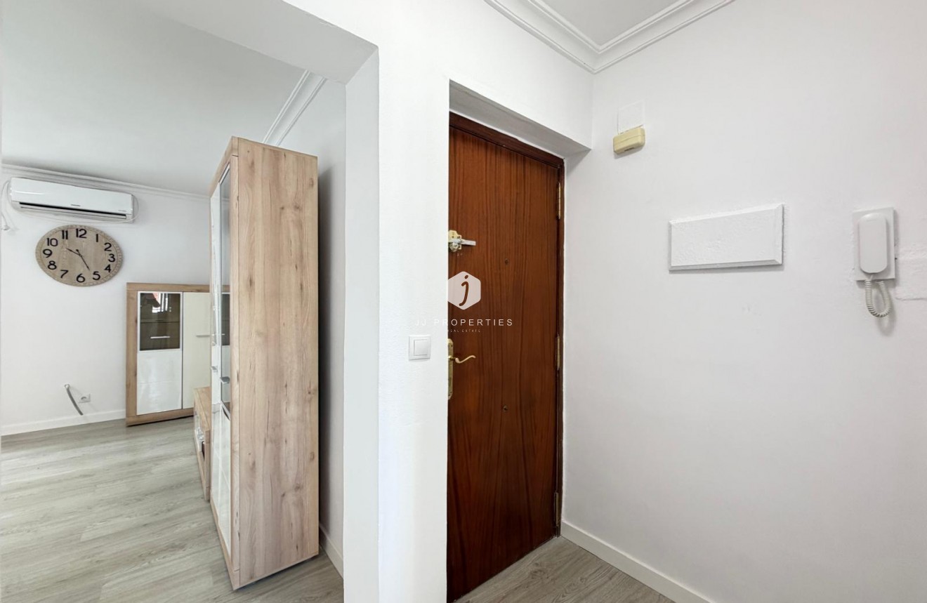 Aus zweiter Hand - Wohnung -
Torrevieja - Centro